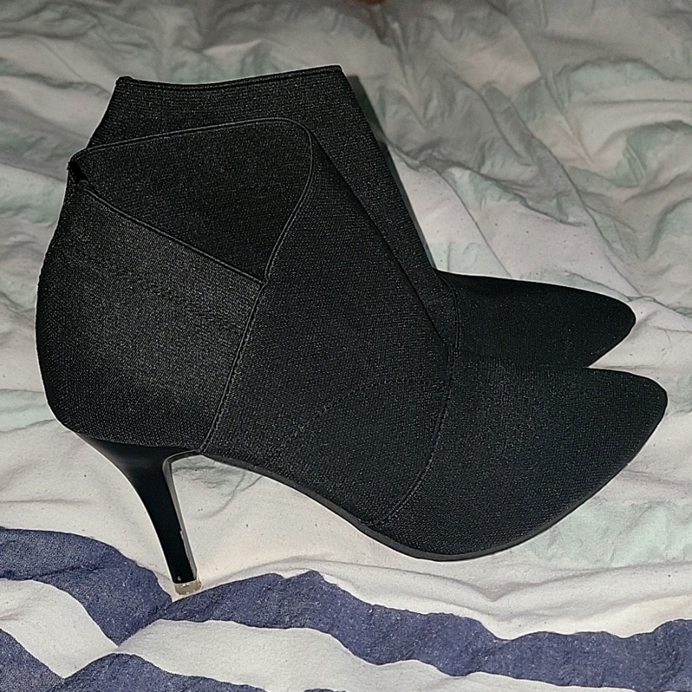 Black 3.5 inch heel booties